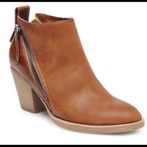 DV by Dolce Vita Jamison double zip bootie